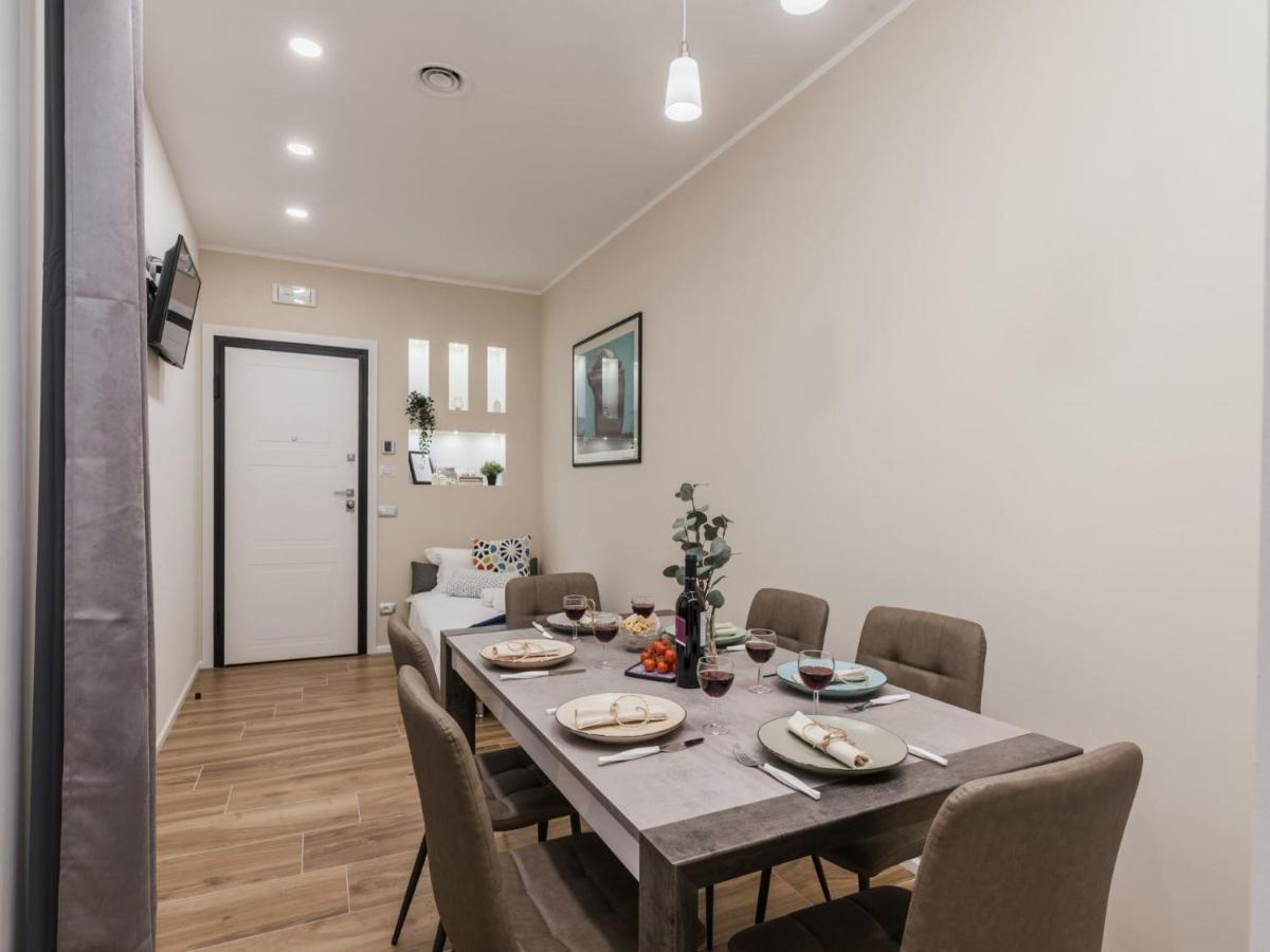 The Best Rent - Modern Three-Bedroom Apartment A Few Steps From The Colosseum Kültér fotó