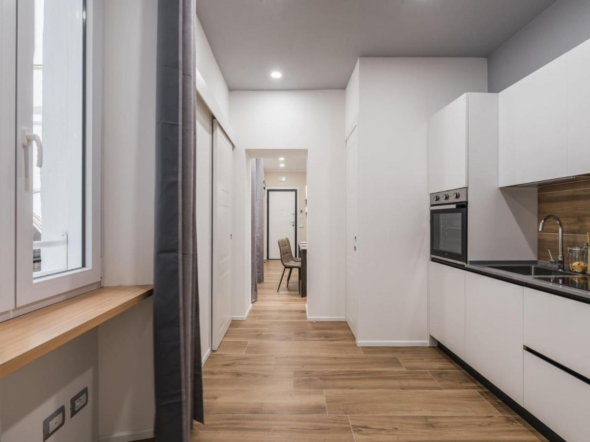 The Best Rent - Modern Three-Bedroom Apartment A Few Steps From The Colosseum Kültér fotó