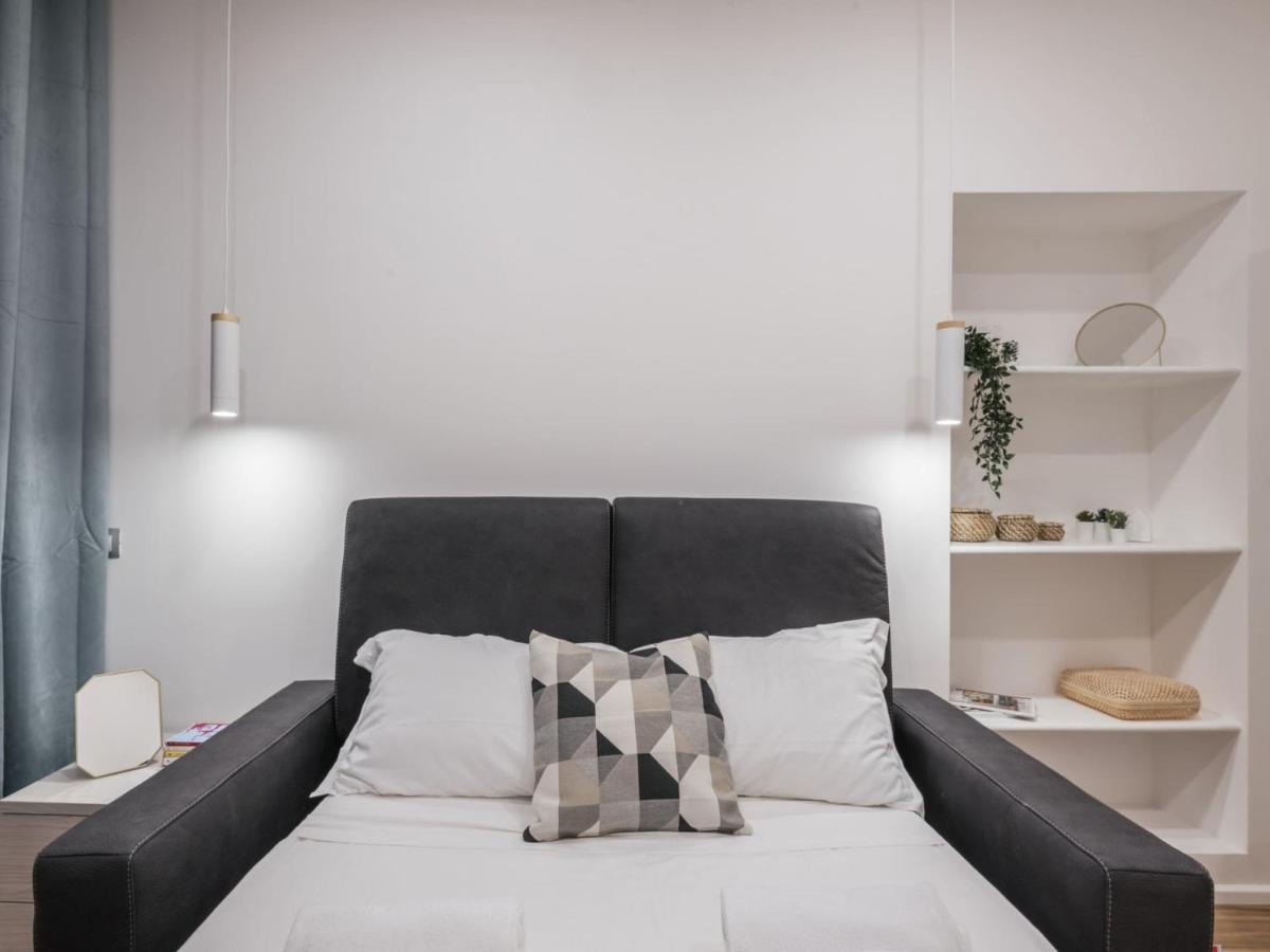 The Best Rent - Modern Three-Bedroom Apartment A Few Steps From The Colosseum Kültér fotó